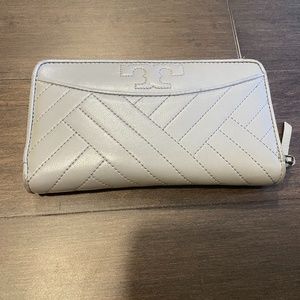 Tory Burch - Leather Continental Wallet
